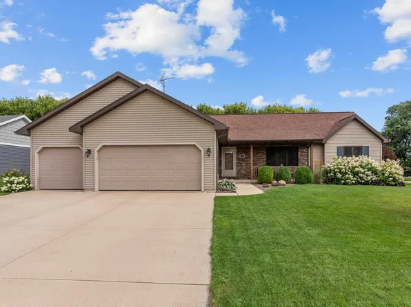 724 Robin Rd, Waupun, WI 53963