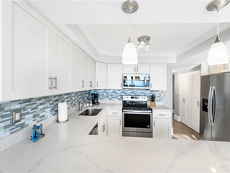 9375 Gulf Shore Dr #602 — Photo 9