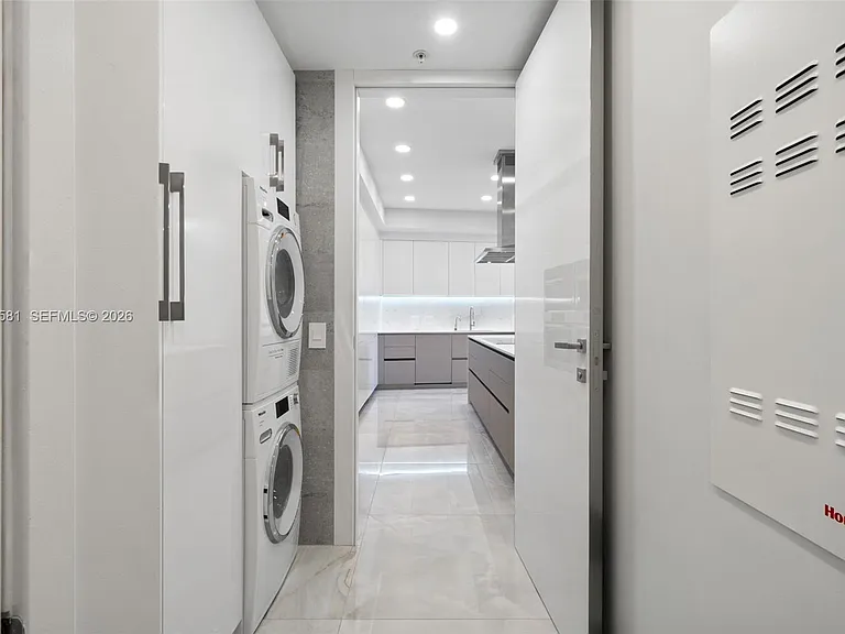18201 Collins Ave #4606 — Photo 6