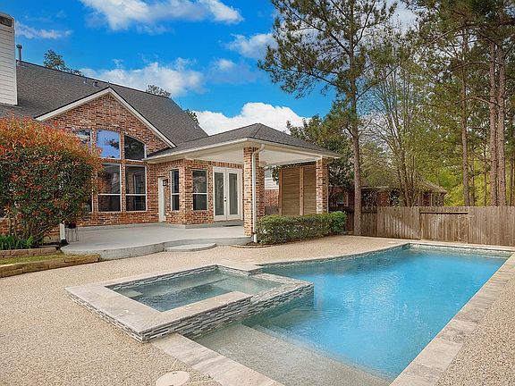 2nd image of 83 French Oaks Dr