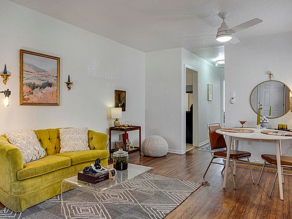 5th image of 330 W Norwood Ct #330