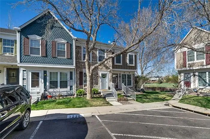 1228 S Idalia St