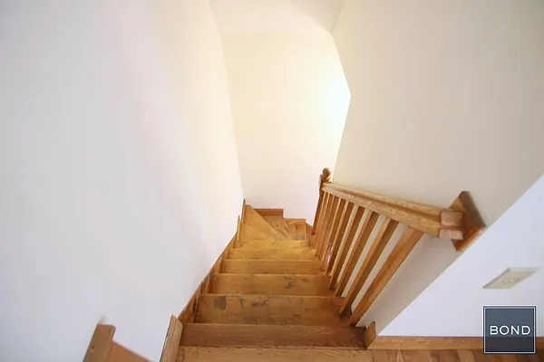 Rented by Bond New York | media 18