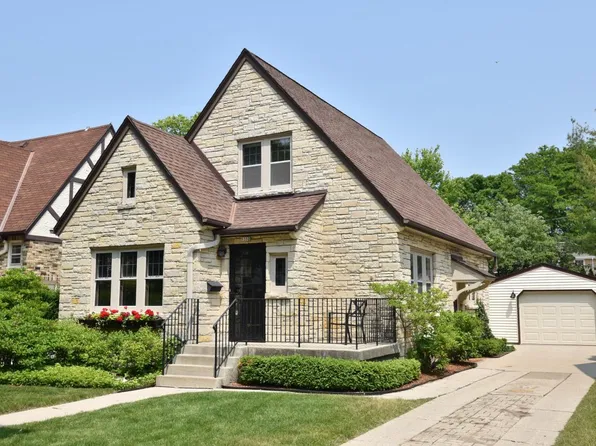 5352 North Kent AVENUE, Whitefish Bay, WI 53217