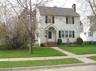 408 W 5th St, Morris, MN 56267
