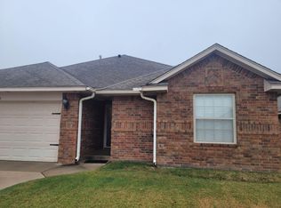 10620 SW 33rd Ter, Yukon, OK 73099