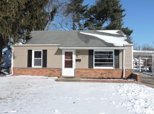 1517 Loretta St, Pekin, IL 61554