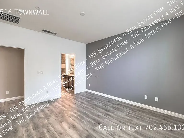 4516 Townwall — Photo 15