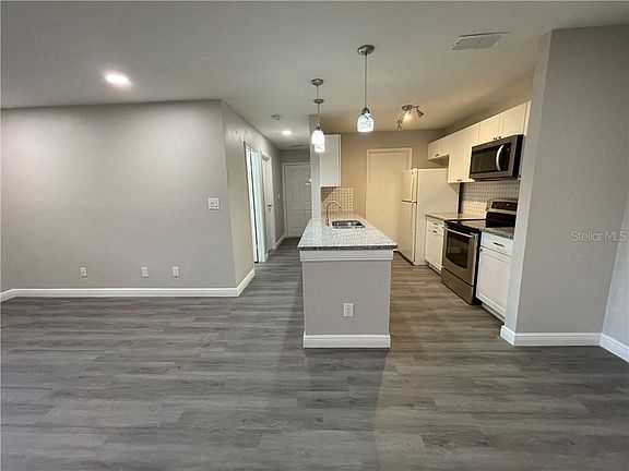 5th image of 1400 Gandy Blvd N Unit 706