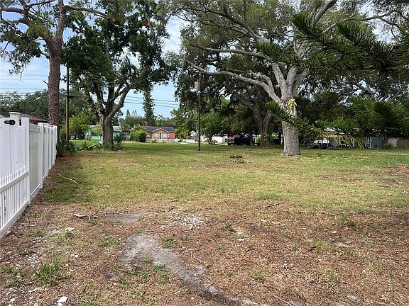 5th image of 526 14TH AVENUE S