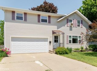 326 Bridge St, Mayville, WI 53050