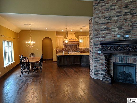 4th image of 340 Lea Dr