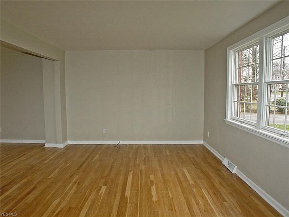 4th image of 1081 Barone Dr