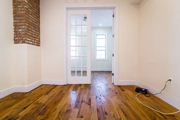 Rented by Nooklyn NYC LLC | media 19