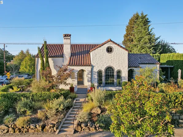 3865 NE Klickitat St, Portland, OR 97212