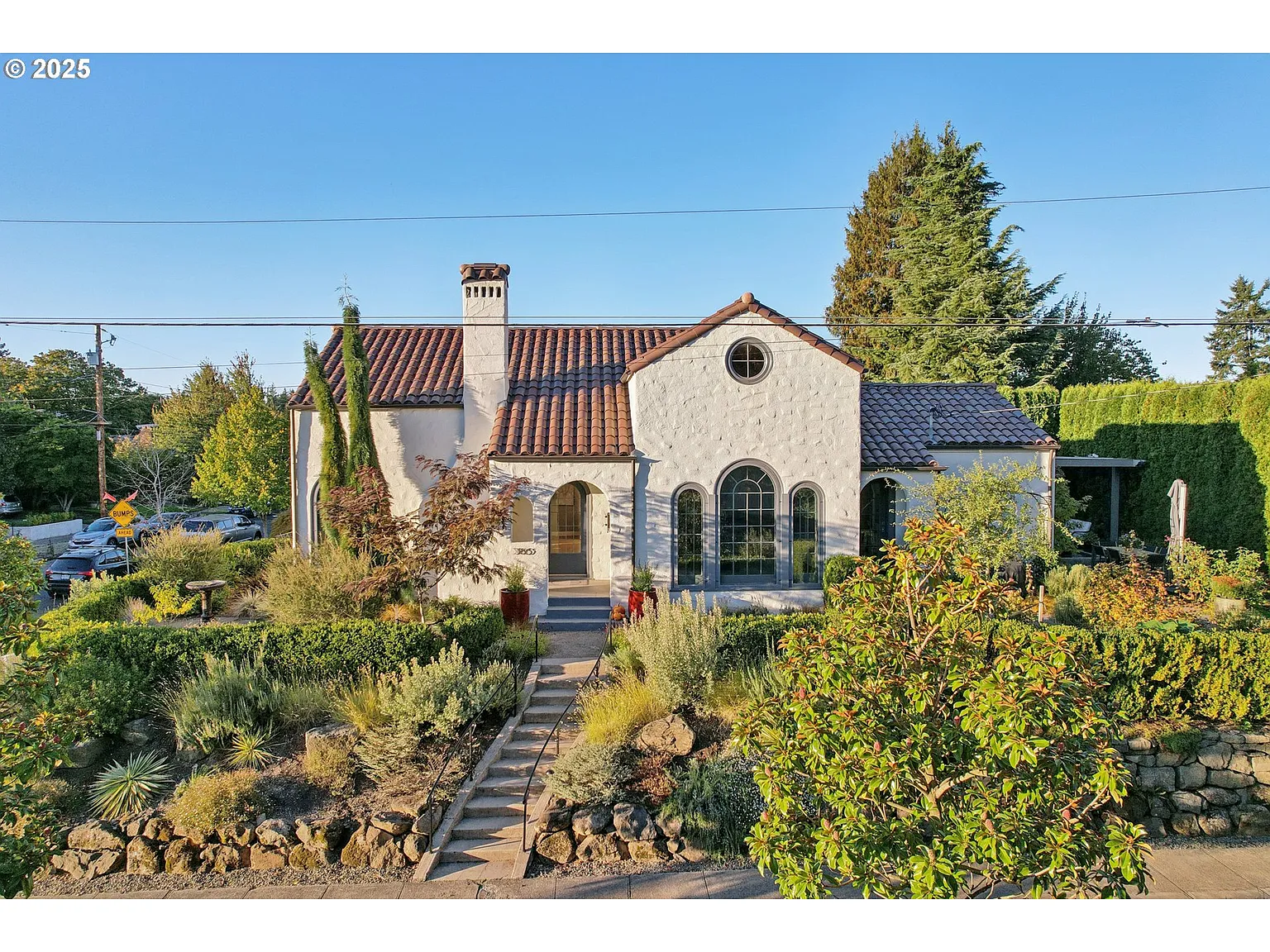 3865 NE Klickitat St photo 1