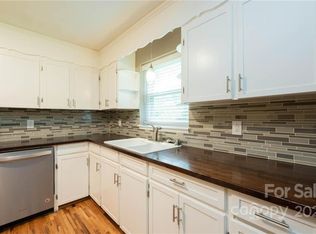 1966 13th St NE, Hickory, NC 28601