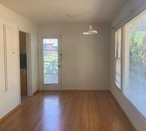 5th image of 1045 Noel Dr APT 2