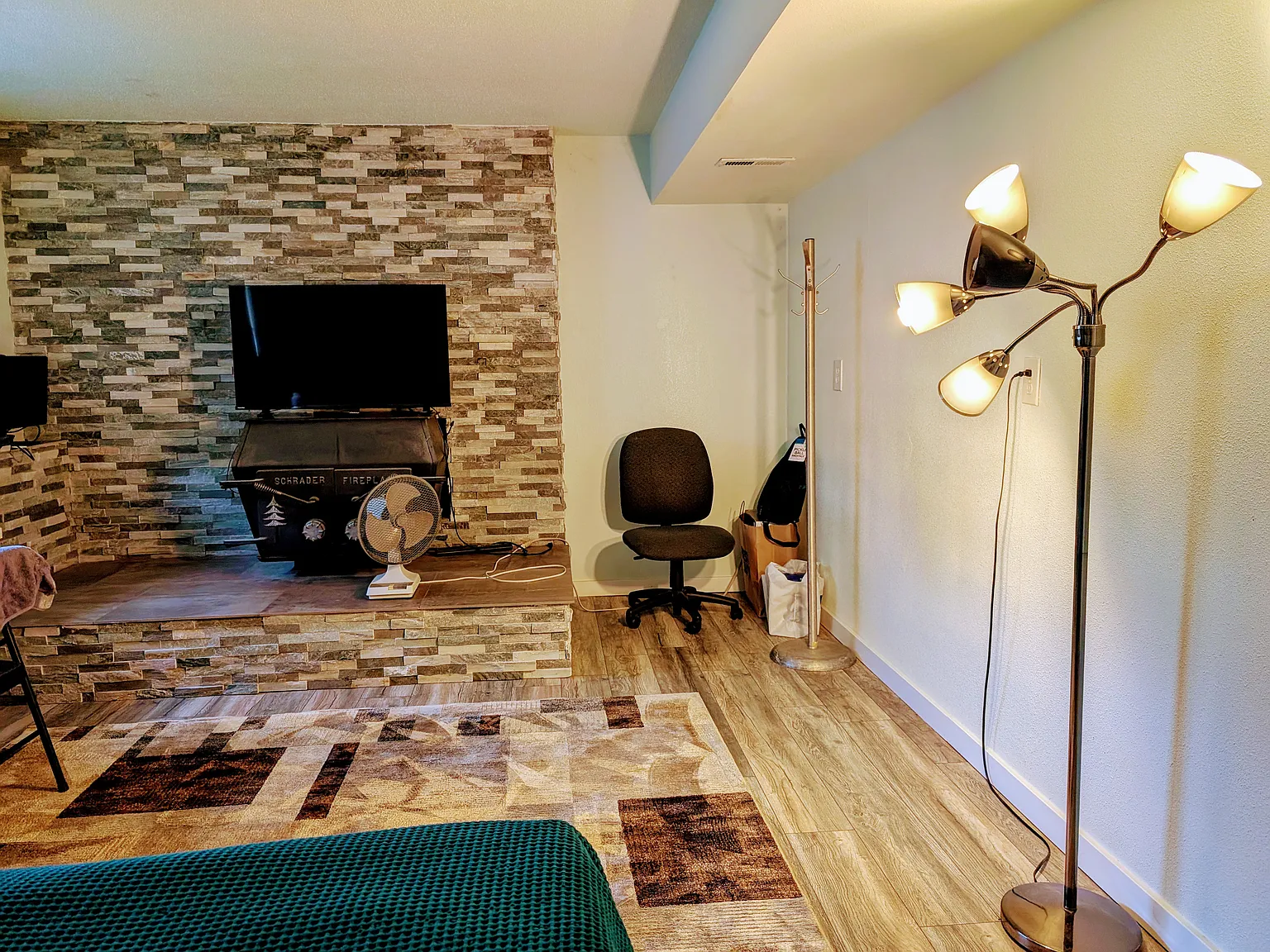 1 bed, 2018 sqft, $1,050 — Photo 2