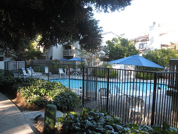 2nd image of 19233 Vineyard Ln