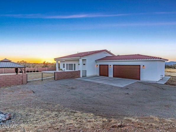 135 W Hawk Way, Amado, AZ 85645