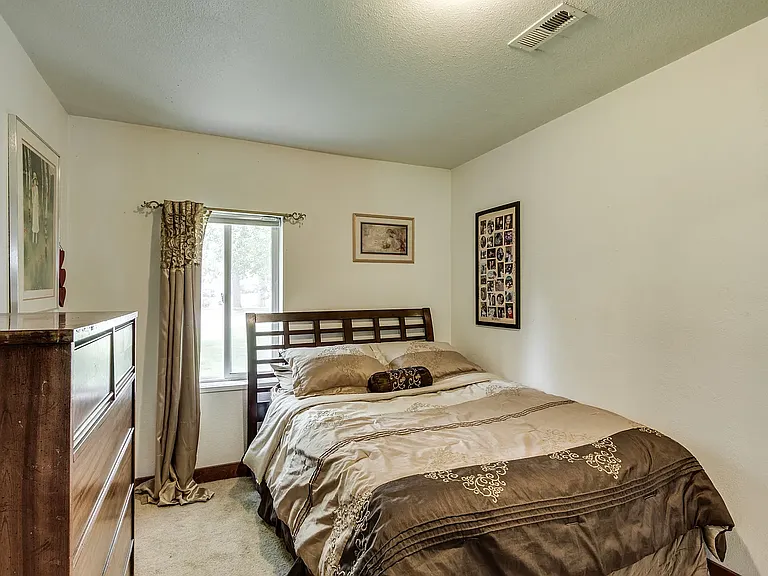 1815 S Blake Rd — Photo 8