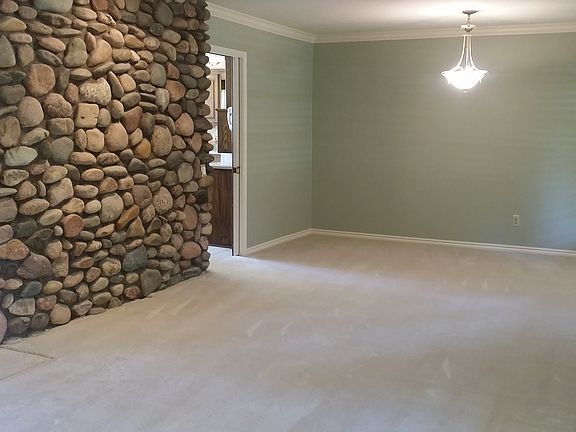 living room/dining room