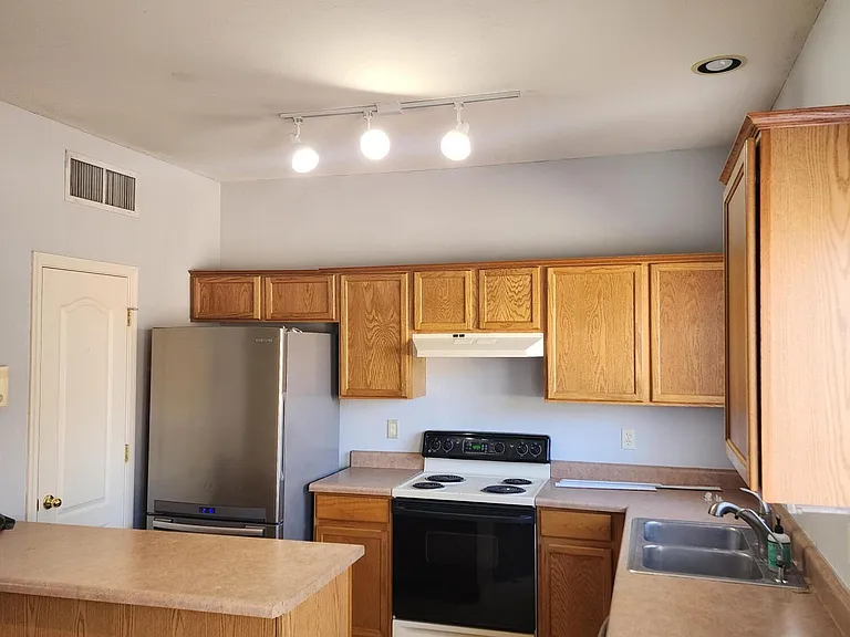 5461 N Willow Thicket Way — Photo 4