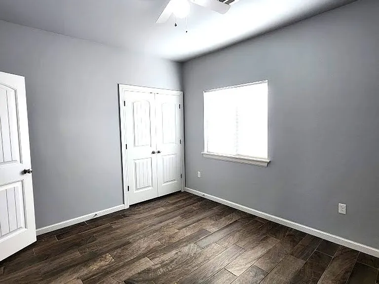 Campbell St Duplex — Photo 15