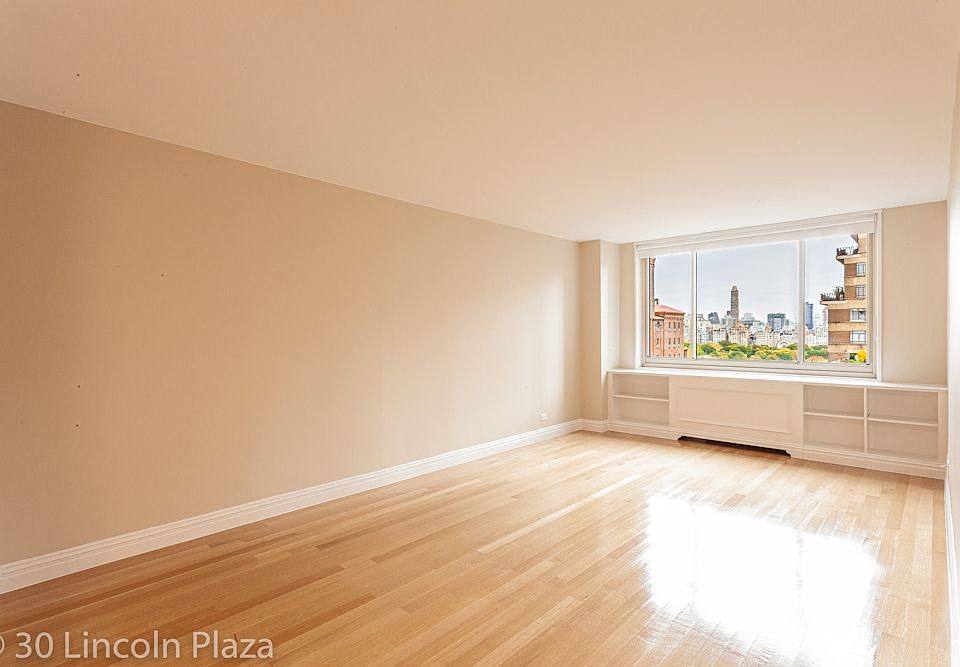 1st image of 30 W 63rd St APT 15R