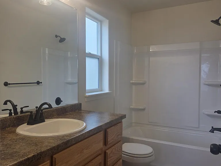 612 87th Ave — Photo 10