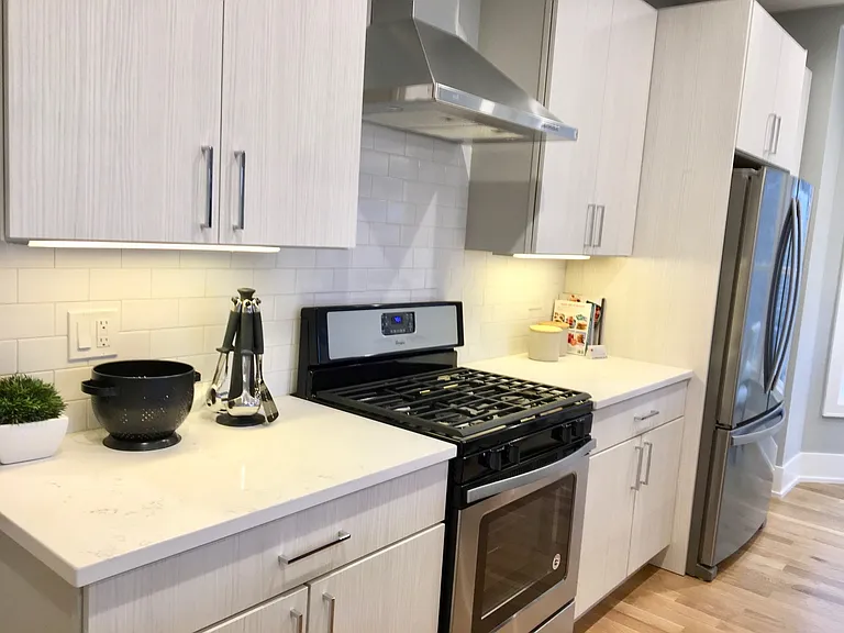 1515 W Sunnyside Ave #2W — Photo 10