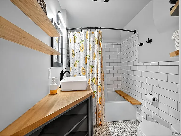 726 Fox St — Photo 23