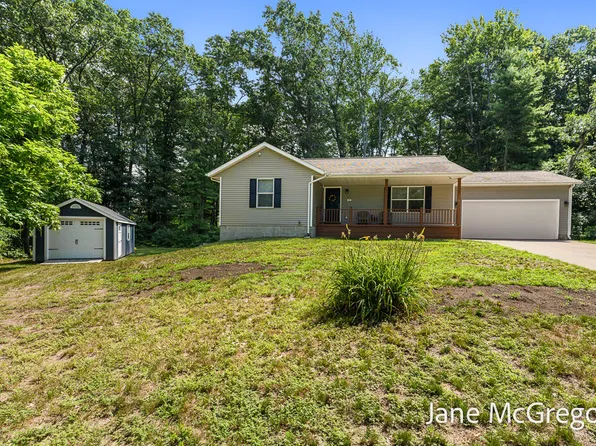 2356 Oak River Ln, Muskegon, MI 49445