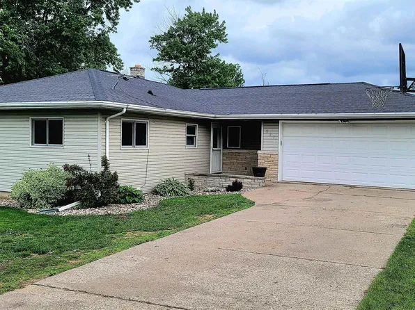 227 N Briggs St, Hortonville, WI 54944