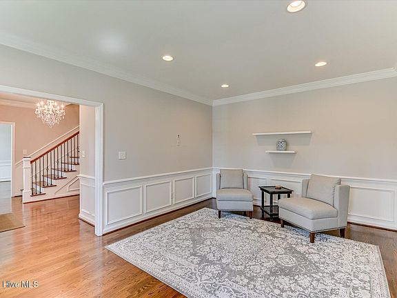 5th image of 3413 Kerry Place