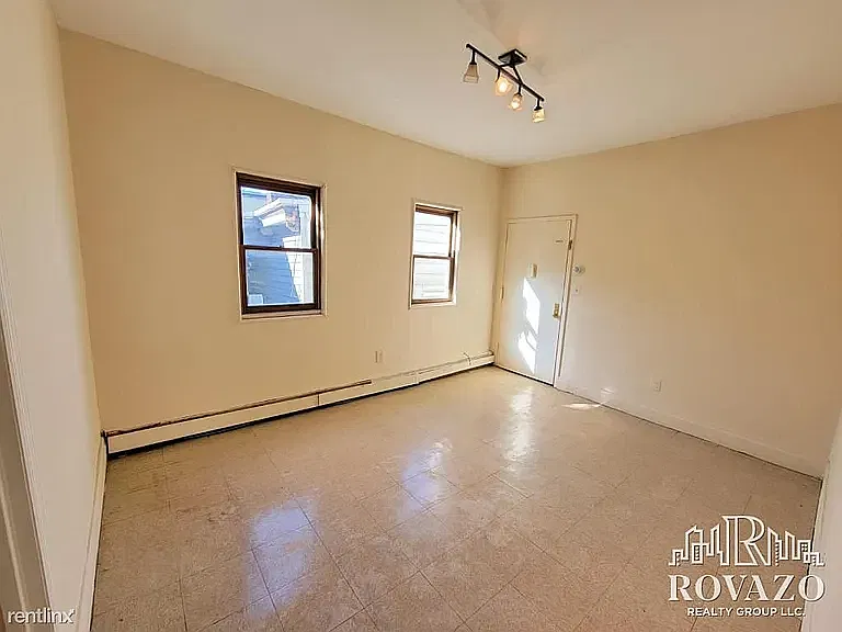686 Summer Ave #C