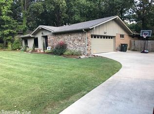 11317 Yosemite Valley Dr, Little Rock, AR 72212
