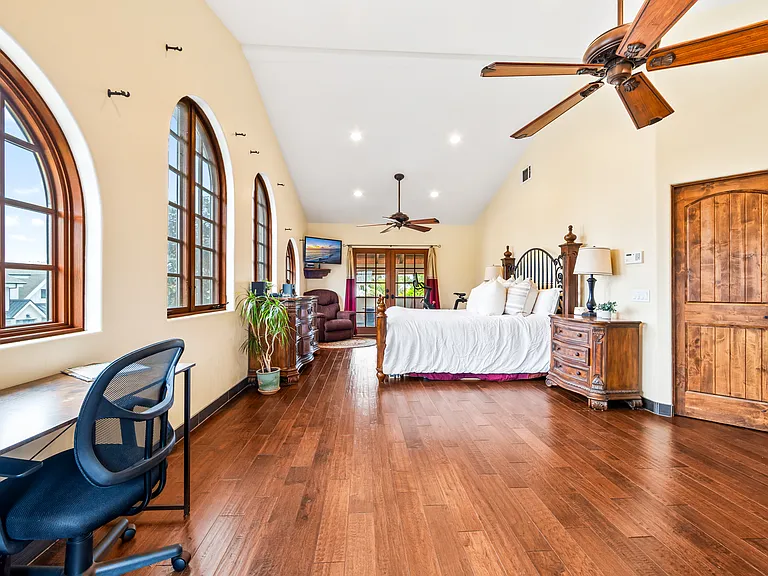 1720 Crestview Ave — Photo 48