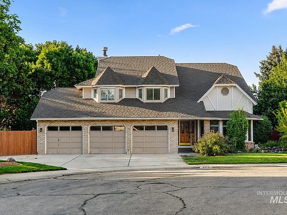 3rd image of 4375 N Marcliffe Pl