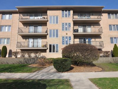 9514 S Kilbourn Ave APT 3B, Oak Lawn, IL, 60453