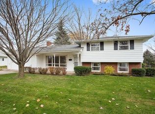 815 Neufeld St, Green Bay, WI 54304