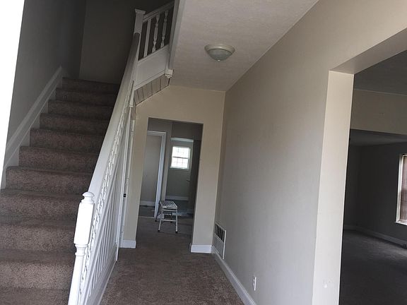 2nd image of 208 Putnam Ave
