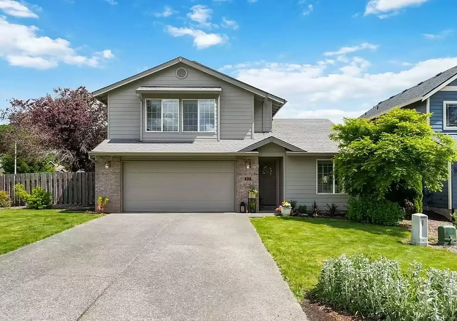 Furnished 3 Bedroom. 2.5 Bath Home in Dundee- Utilities Included — Photo 1