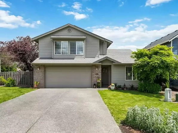 220 SW 3rd St, Dundee, OR 97115