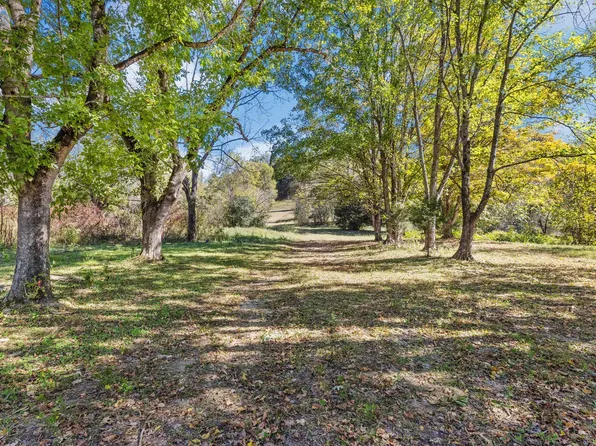 14256 Campbellsville Rd, Lynnville, TN 38472