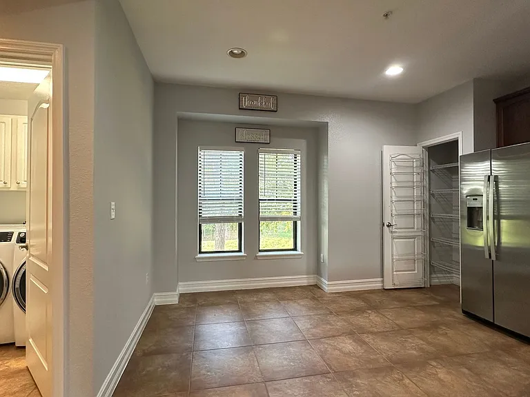 3720 Messina Dr — Photo 23