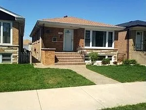 6021 S Normandy Ave photo 1