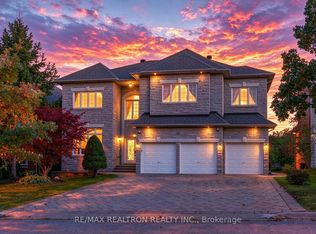 15 Ridgley Ct, Richmond Hill, ON L4B4N3