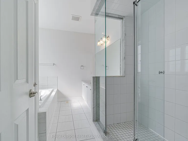 3172 Ernest Appelbe Blvd — Photo 20